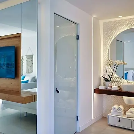 Nikki & Santorini فندق ثيرا